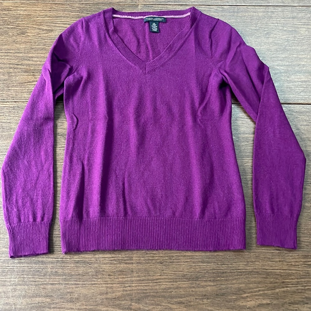 Banana Republic merino v-neck sweater